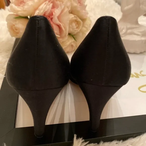 Ferragamo Satin Pumps Rounded Toe EC Size 10.5 - Picture 3 of 3